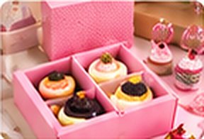 Pink dessert box
